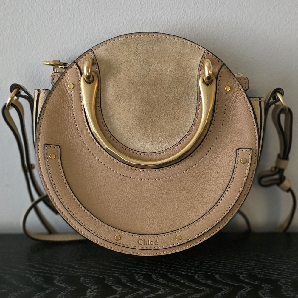 Chloé
Pixie Calfskin & Suede Round Bag Beige